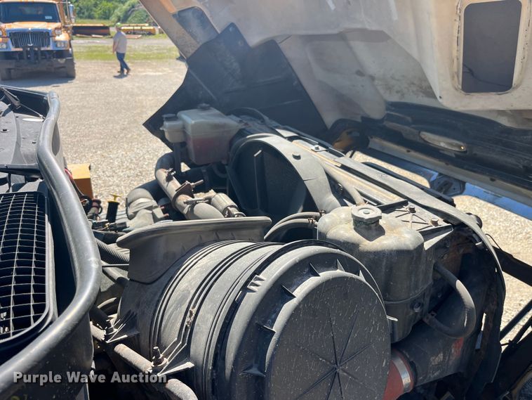 image for item EK8594 2006 International  7400 dump truck