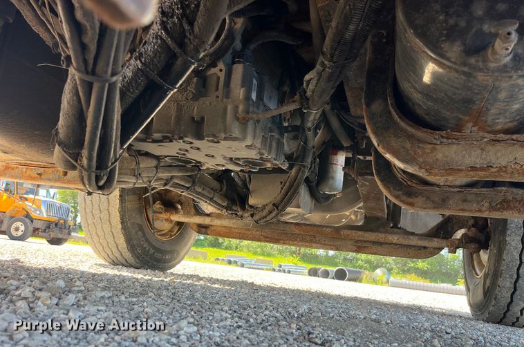 image for item EK8594 2006 International  7400 dump truck