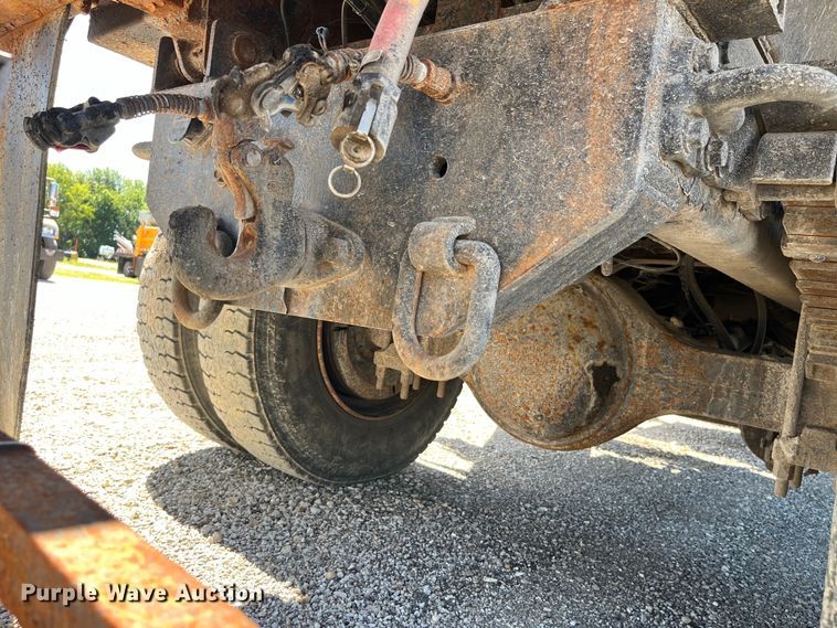 image for item EK8594 2006 International  7400 dump truck