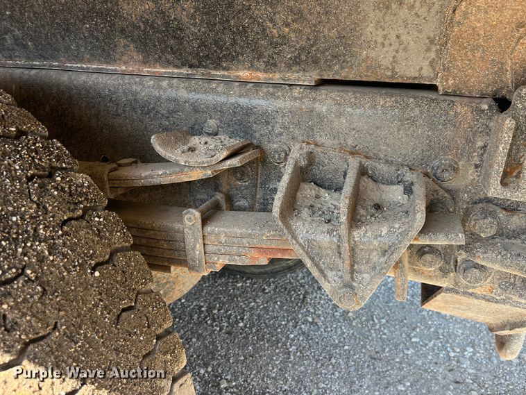 image for item EK8594 2006 International  7400 dump truck