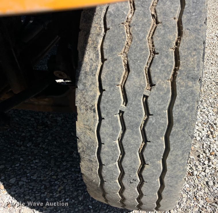 image for item EK8594 2006 International  7400 dump truck