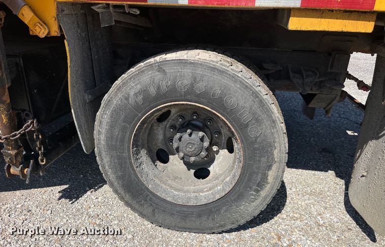 image for item EK8594 2006 International  7400 dump truck