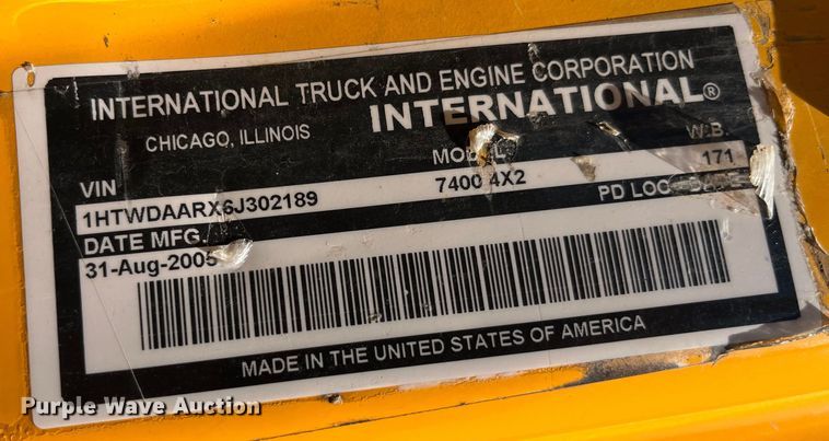 image for item EK8594 2006 International  7400 dump truck