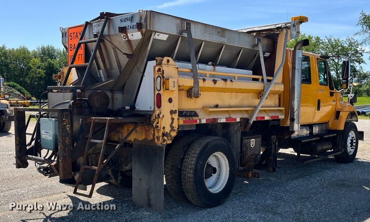 image for item EK8595 2005 International  7400 dump truck