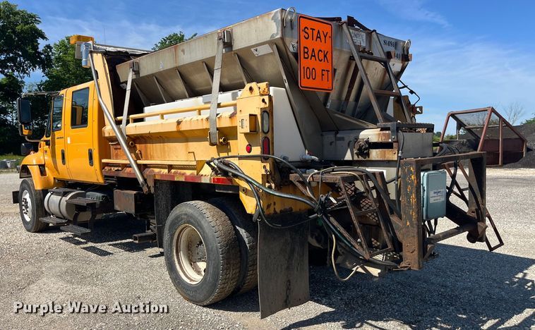 image for item EK8595 2005 International  7400 dump truck