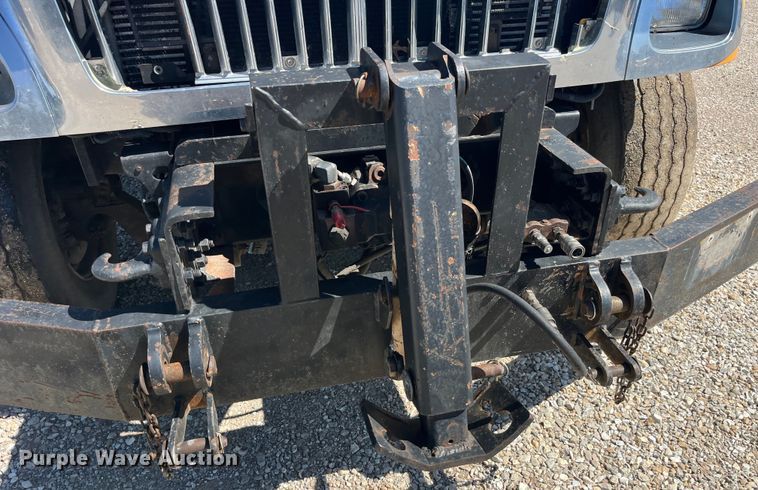 image for item EK8595 2005 International  7400 dump truck