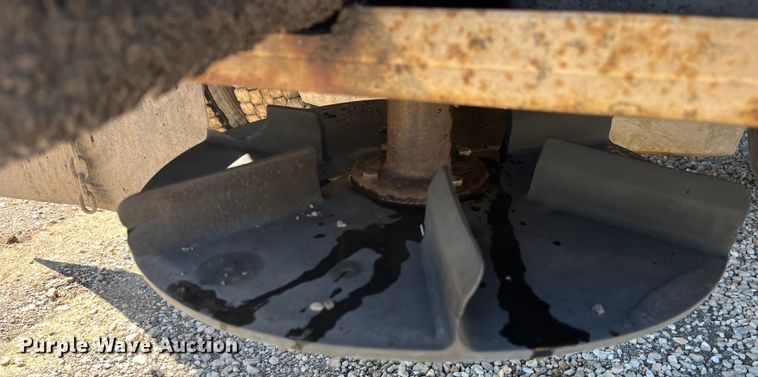 image for item EK8595 2005 International  7400 dump truck