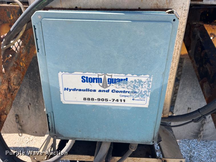 image for item EK8595 2005 International  7400 dump truck