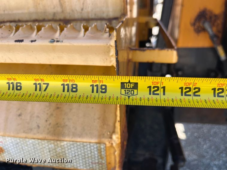 image for item EK8595 2005 International  7400 dump truck