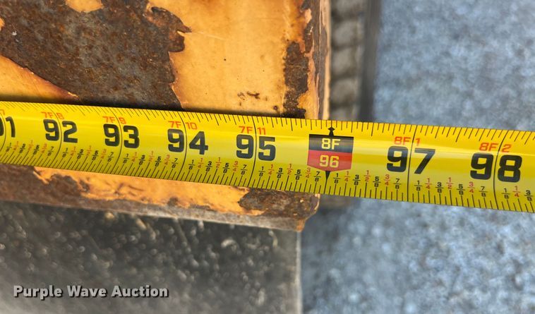 image for item EK8595 2005 International  7400 dump truck