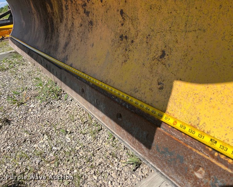 image for item EK8595 2005 International  7400 dump truck