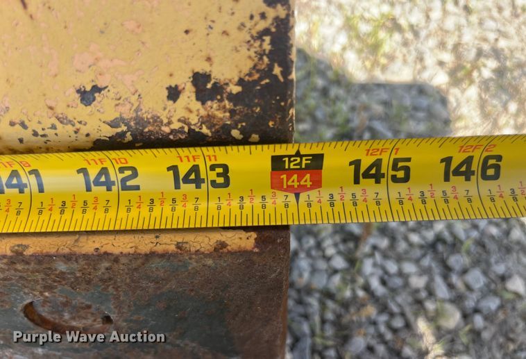 image for item EK8595 2005 International  7400 dump truck