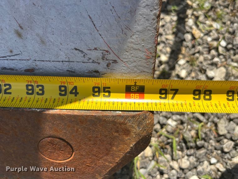 image for item EK8595 2005 International  7400 dump truck