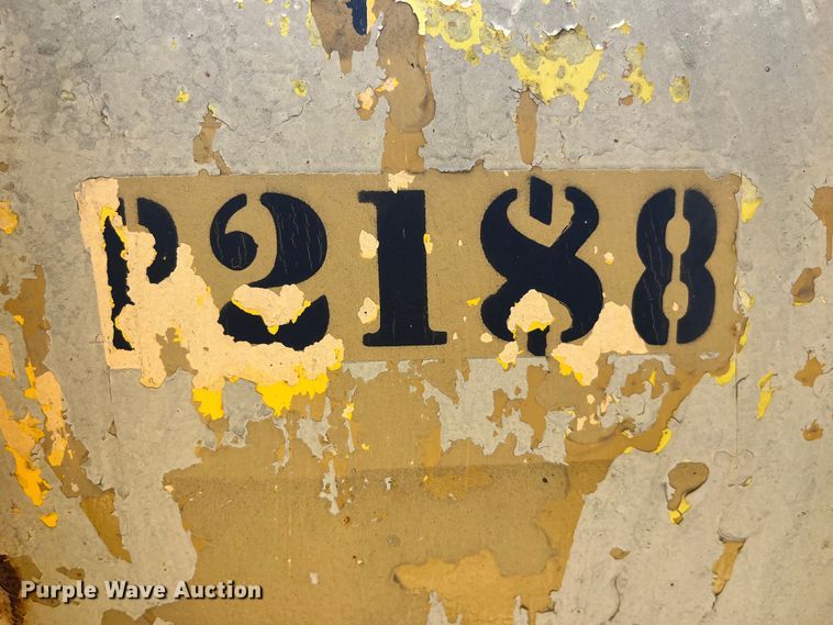 image for item EK8595 2005 International  7400 dump truck