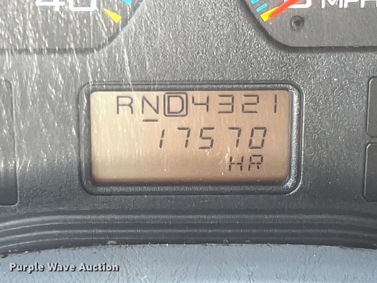 image for item EK8595 2005 International  7400 dump truck