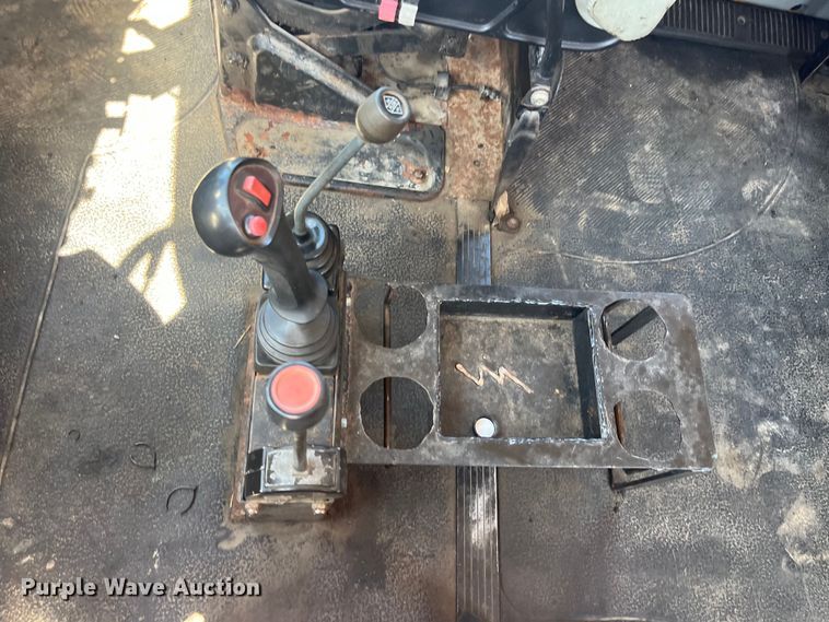 image for item EK8595 2005 International  7400 dump truck