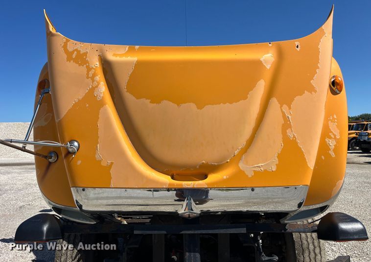 image for item EK8595 2005 International  7400 dump truck