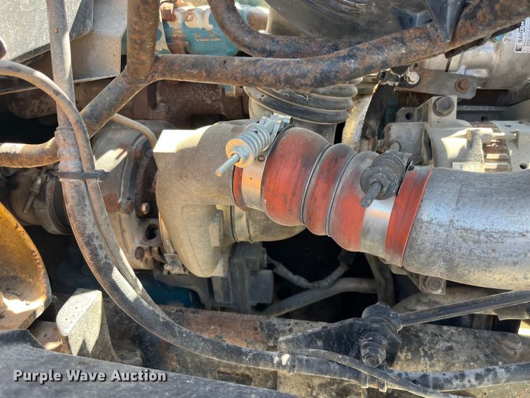 image for item EK8595 2005 International  7400 dump truck