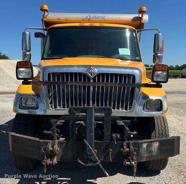 image for item EK8596 2006 International  7500 dump truck