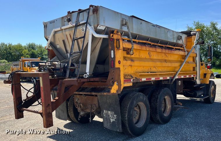 image for item EK8596 2006 International  7500 dump truck