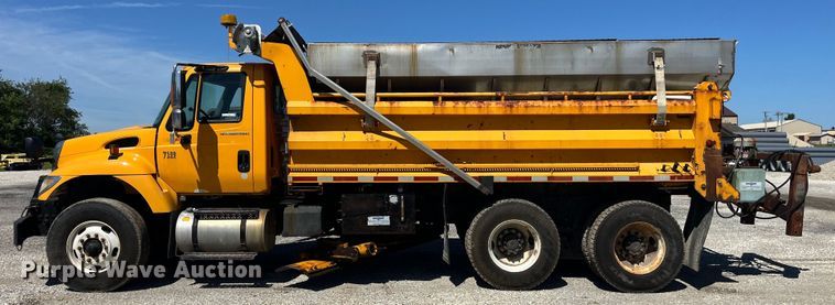 image for item EK8596 2006 International  7500 dump truck