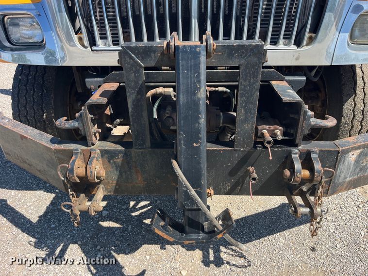 image for item EK8596 2006 International  7500 dump truck