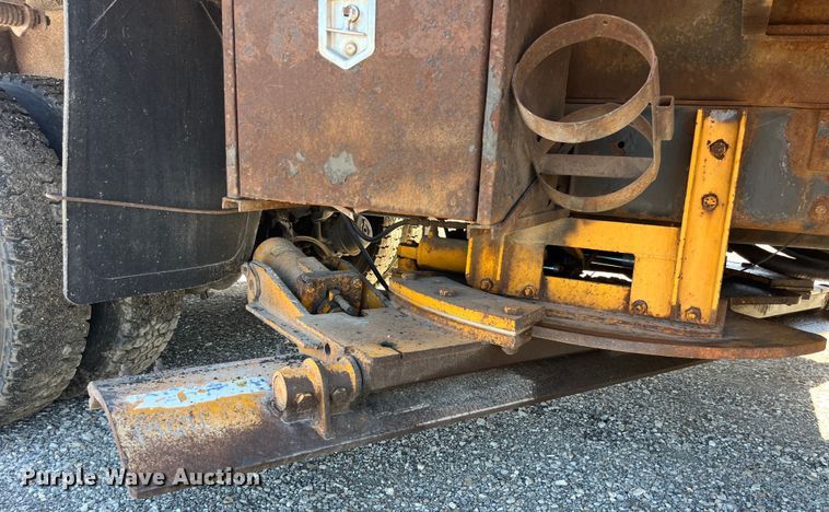 image for item EK8596 2006 International  7500 dump truck