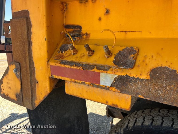 image for item EK8596 2006 International  7500 dump truck