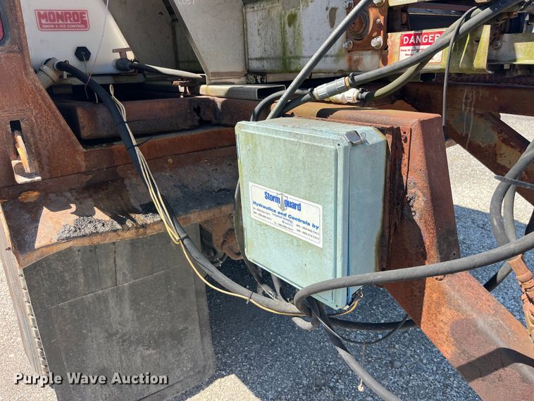 image for item EK8596 2006 International  7500 dump truck