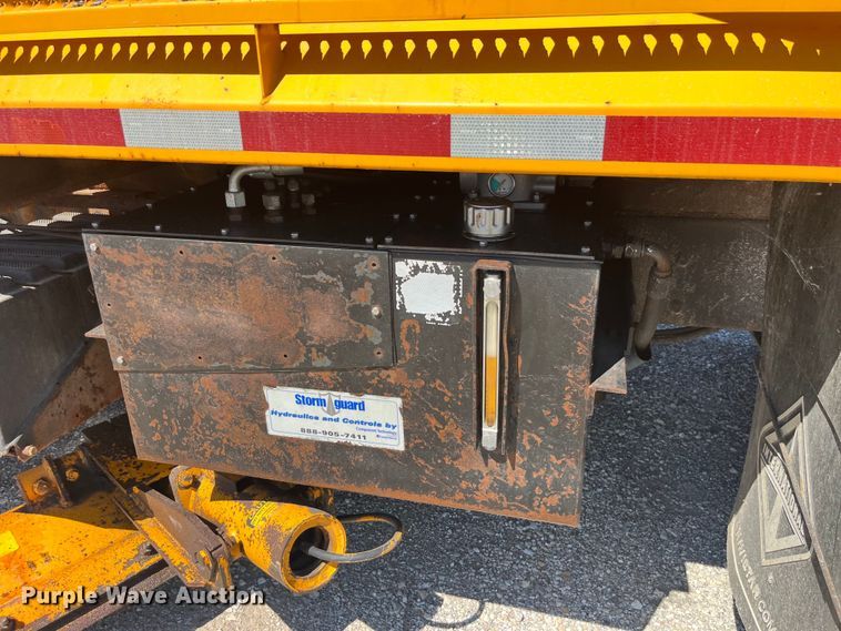 image for item EK8596 2006 International  7500 dump truck