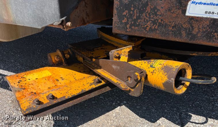 image for item EK8596 2006 International  7500 dump truck