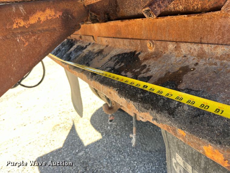 image for item EK8596 2006 International  7500 dump truck