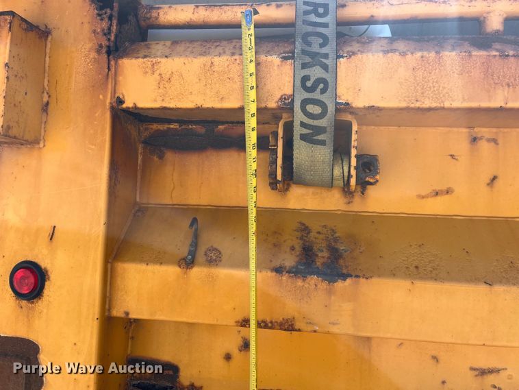 image for item EK8596 2006 International  7500 dump truck