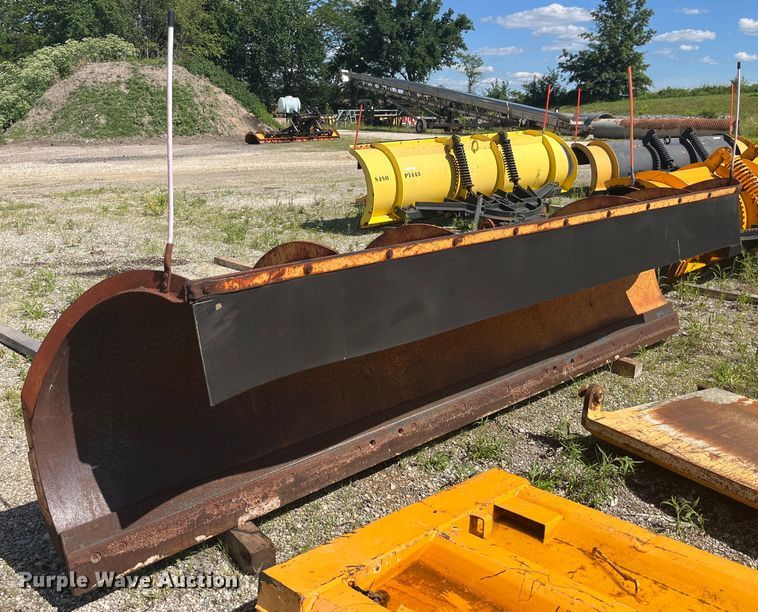 image for item EK8596 2006 International  7500 dump truck