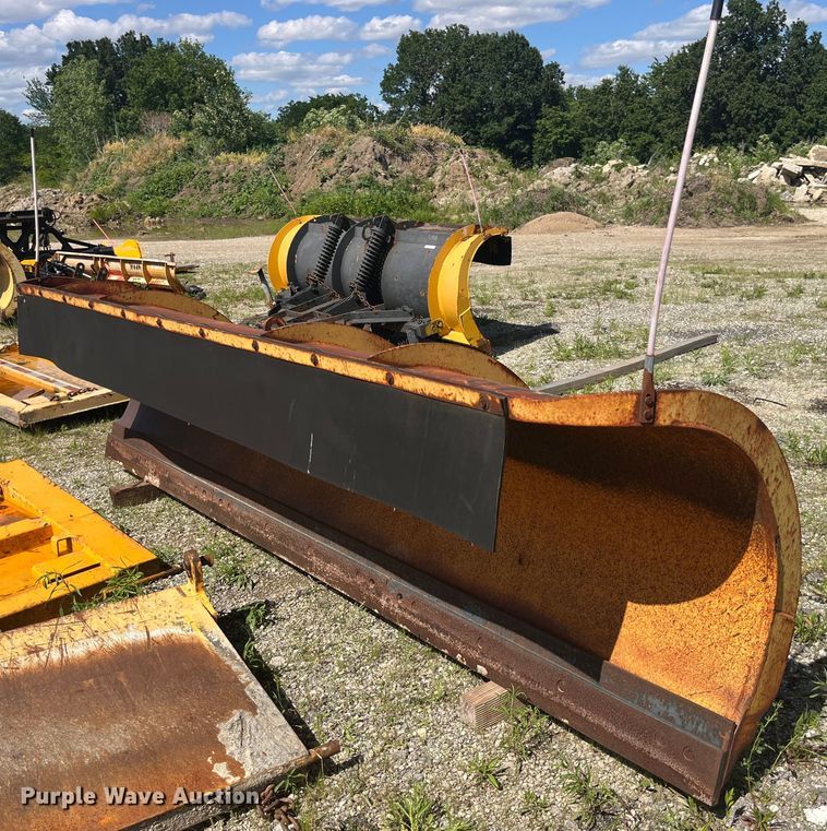 image for item EK8596 2006 International  7500 dump truck