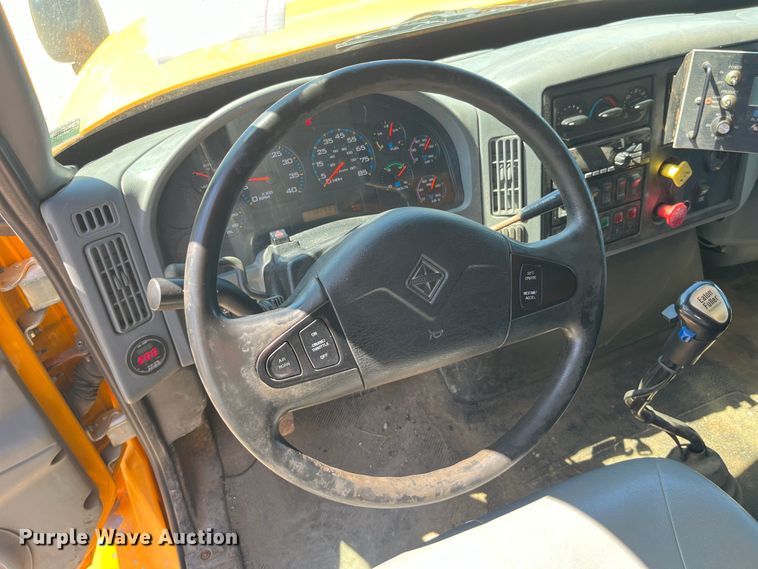 image for item EK8596 2006 International  7500 dump truck