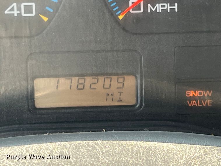 image for item EK8596 2006 International  7500 dump truck