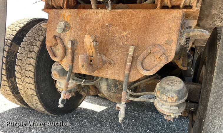 image for item EK8596 2006 International  7500 dump truck