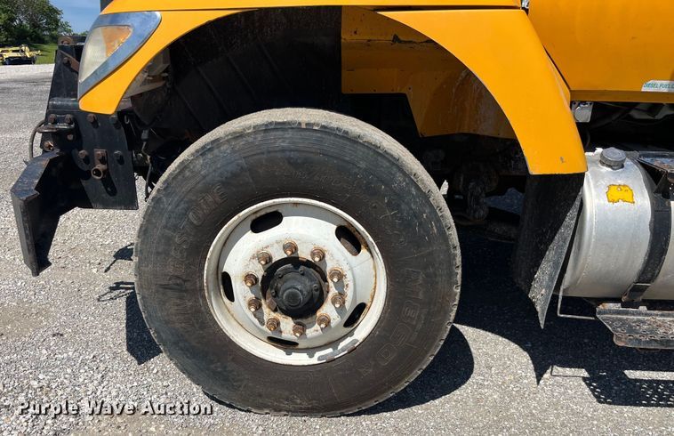 image for item EK8596 2006 International  7500 dump truck