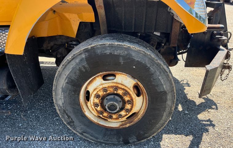 image for item EK8596 2006 International  7500 dump truck