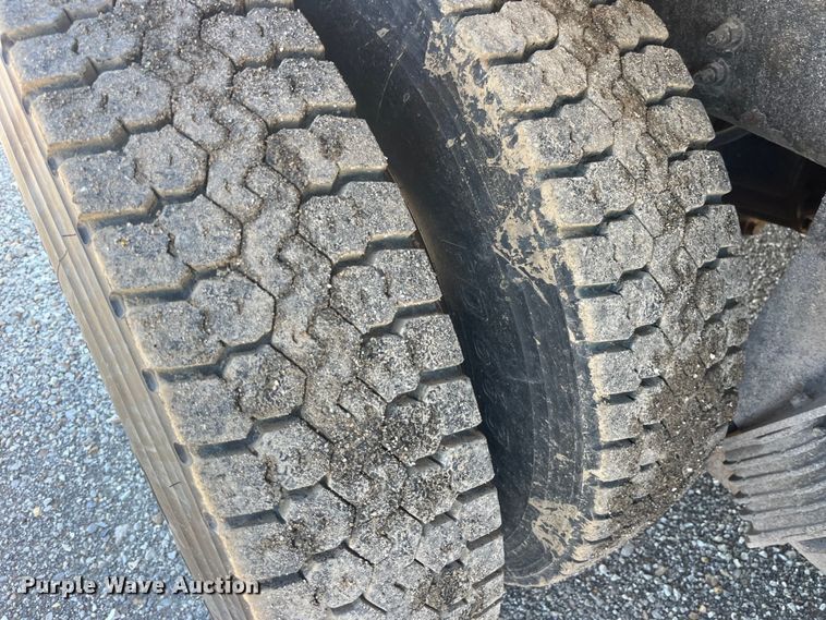 image for item EK8596 2006 International  7500 dump truck