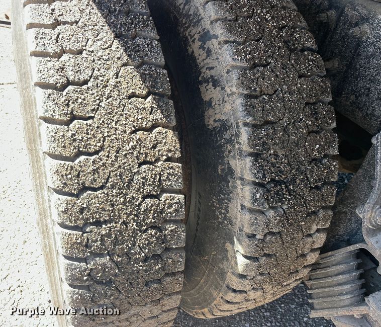 image for item EK8596 2006 International  7500 dump truck