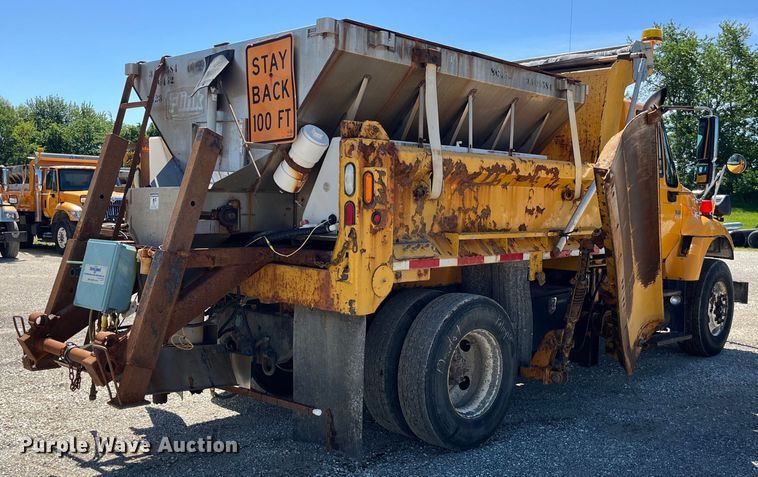 image for item EK8597 2006 International  7400 dump truck