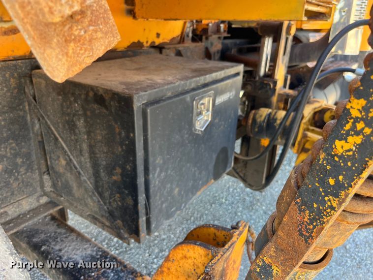 image for item EK8597 2006 International  7400 dump truck