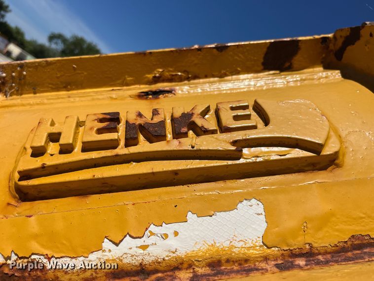image for item EK8597 2006 International  7400 dump truck