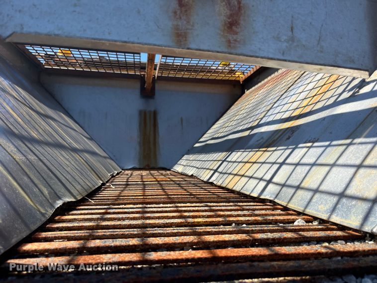 image for item EK8597 2006 International  7400 dump truck