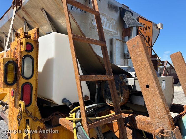 image for item EK8597 2006 International  7400 dump truck