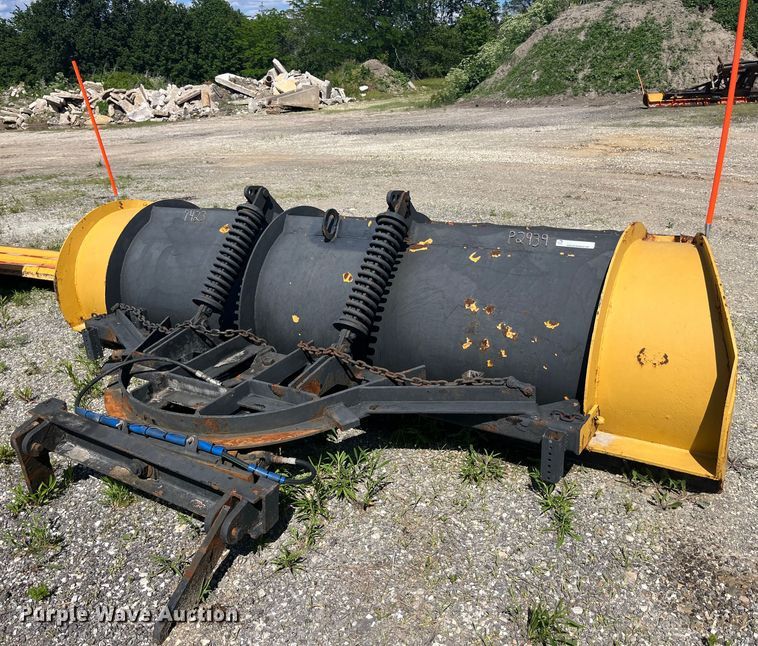 image for item EK8597 2006 International  7400 dump truck