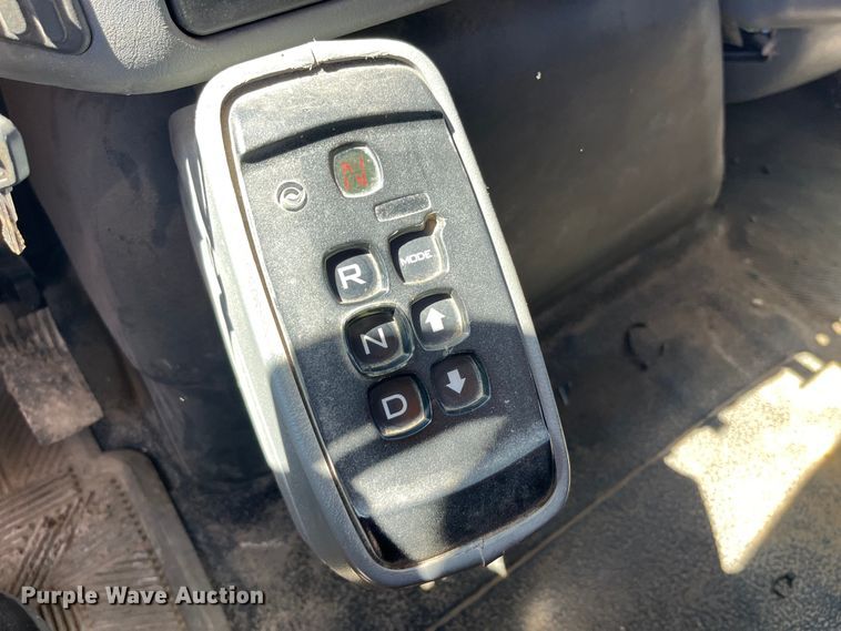 image for item EK8597 2006 International  7400 dump truck