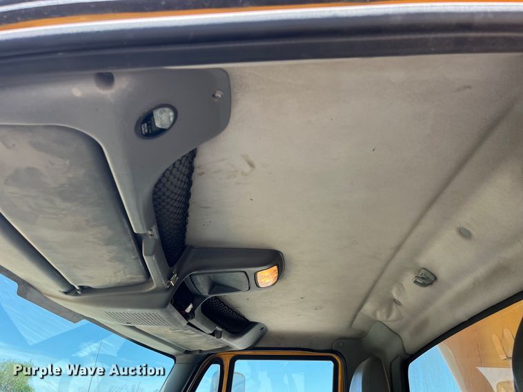 image for item EK8597 2006 International  7400 dump truck